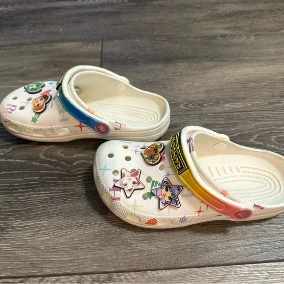 CROCS KIDS' CLASSIC RAINBOW HIGH CLOG Size J4 - Picture 6 of 9